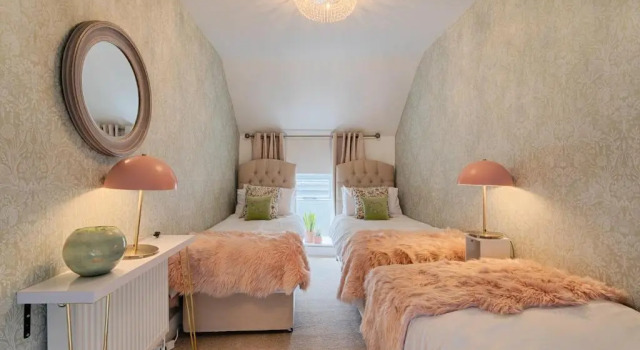 Killorglin Irish Pub with Hot Tub that sleeps 19, Prenota Hotel Killorglin 