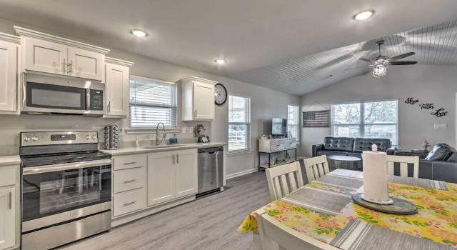 Коттедж Family Home ~ 5 Mi to Downtown Little Rock!