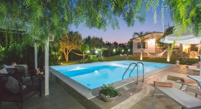 VILLA FERRADINA 4&2, Emma Villas, Забронировать Вилла Отели в центре Испика, в центре