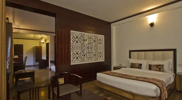 Люкс Royal The Whispering Inn Resort & Bar Old Manali