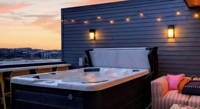 Коттедж The Great Gatsby and Girls Night Out by Avantstay Sleeps 24 + Hot Tub + Speakeasy Lounge + Lux Kareoke + Near Downtown