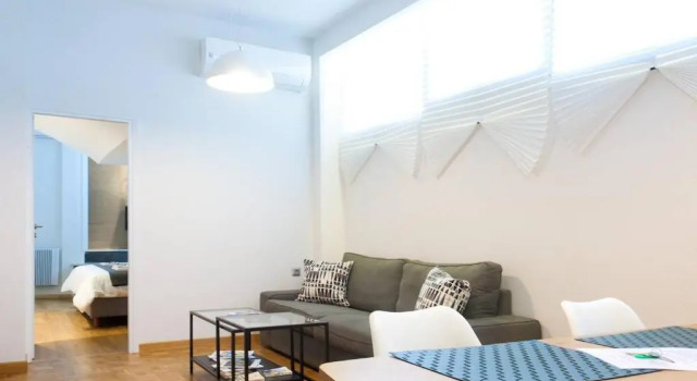 TONI'S Comfy home near Acropolis with Small Garden, Забронировать Отель Неос-Космос Афины, рядом с Холм Филопаппос