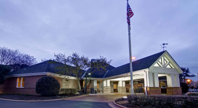 Homewood Suites By Hilton Memphis Poplar, Book Hotel Memphis Tennessee, near The Crystal Shrine Grotto