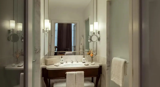 Номер Superior Corinthia Grand Hotel Astoria Brussels