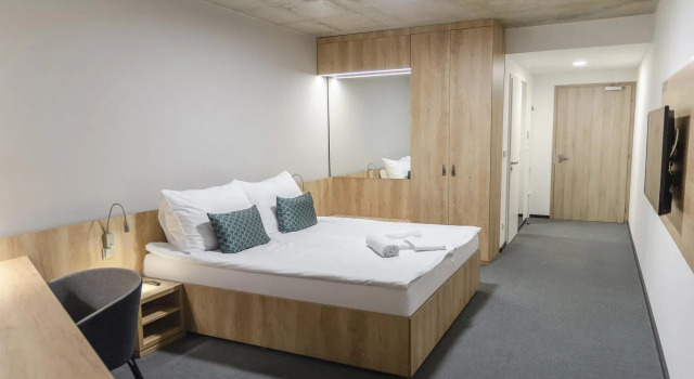 Hotel D-1