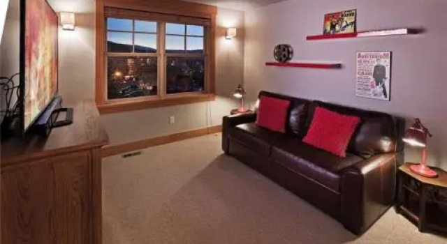 Sunshine Peak Chalet