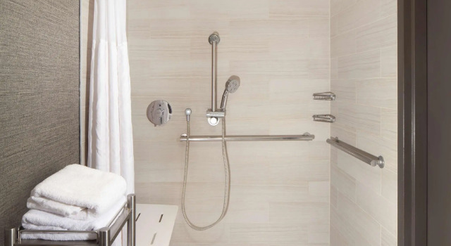 Четырёхместный номер Standard Hilton Parsippany