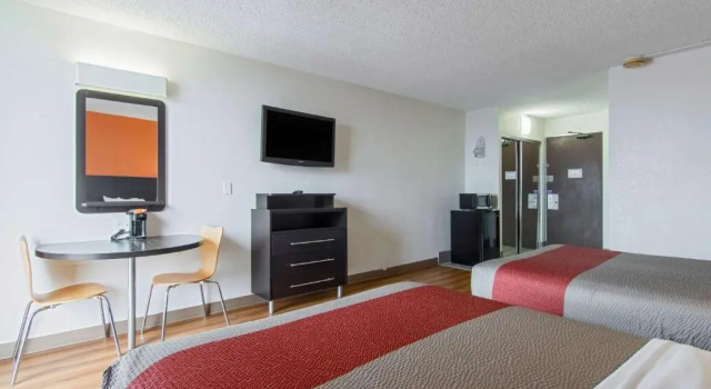Четырёхместный номер Standard Motel 6 Atlanta GA Atlanta Airport Virginia Ave