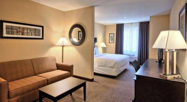 Двухместный люкс Comfort Suites Lewisburg near University