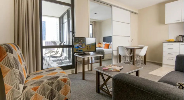 Апартаменты Quest on Queen Serviced Apartments