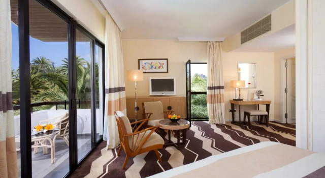 Двухместный номер Deluxe с балконом Seaside Palm Beach