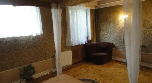 Classic Apartment On Kievyan, Reservar Apartamento Hotéis em Erevan com piscina, Piscina