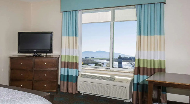 Двухместный номер Standard с видом на воду Hampton Inn & Suites Suisun City Waterfront