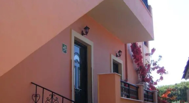 Семейные апартаменты с частичным видом на море Paradise Apartments