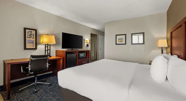 Двухместный номер Standard с видом на бассейн Comfort Inn On the Ocean