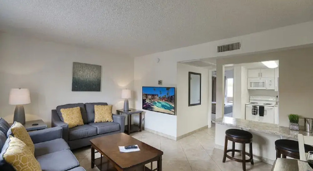 Park Suites at 123 - Free Golf, Забронировать Отель Пруд в Темпе Phoenix Metropolitan Area