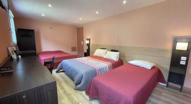 Семейный номер Standard Brit Hotel St-Quentin/Nord