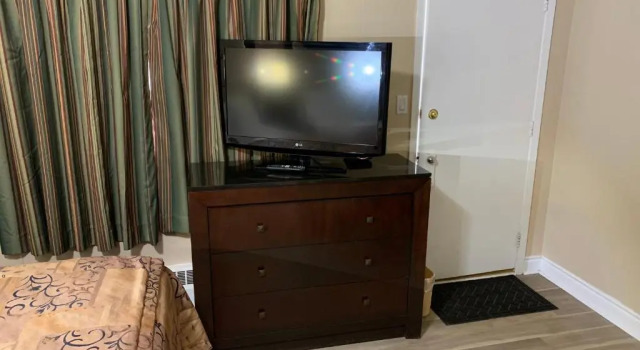 Четырёхместный номер Standard Rogers Motel