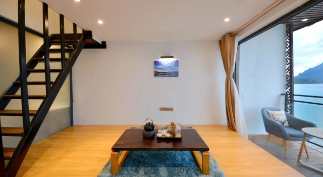 Lijiang Guanlanyue Inn, Забронировать Отель Отели Лицзян 4 звезды, рядом с Улица Сквер-стрит Древнего города Даянь, 4*