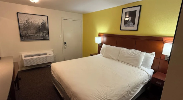 Двухместный номер Standard Цокольный этаж Lakeshore Inn Water Front