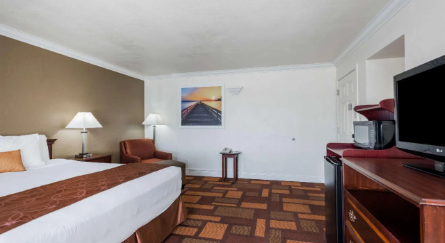 Двухместный номер Standard Days Inn & Suites by Wyndham Lodi