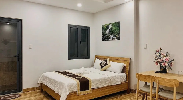 RedDoorz Premium near E-Town