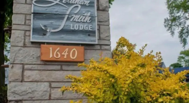 The Lodge at Leathem Smith, Забронировать Отель Стерджен-Бей Door County