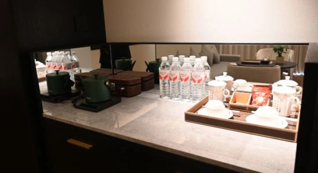 Люкс Xi'an Jiaotong University Academic Exchange Center · Nan Yang Hotel