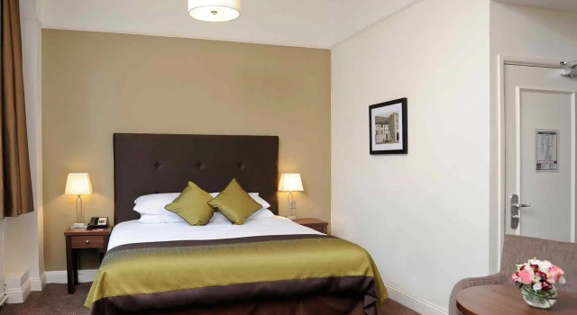 Двухместный номер Standard Mercure Southampton Centre Dolphin Hotel
