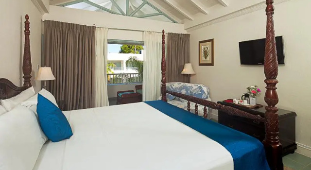 Номер Standard с балконом Savannah Beach Club Hotel