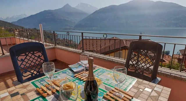 2-Bedroom Lakeview Apartment Mastena Belvedere, Book Apartment Hotels in Como with a Pool, Swimming Pool
