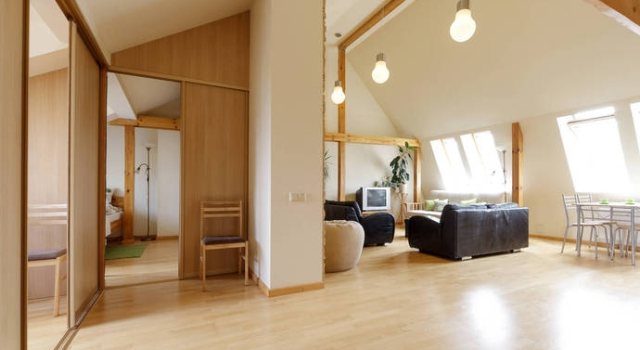 Sunlit Loft Apartment Riga, Rezerwuj Apartament Tanie hotele w Riga