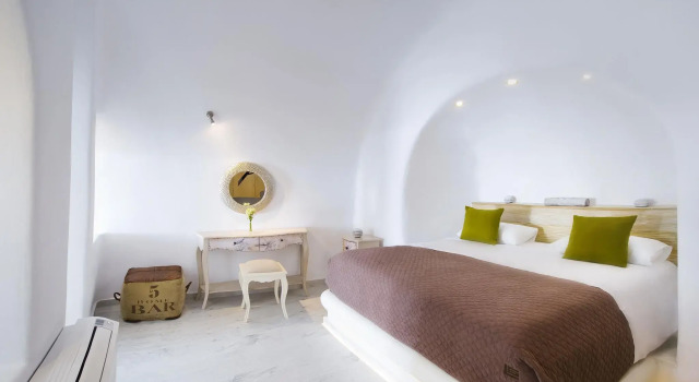 Hyperion Oia Suites, Забронировать Отель Отели Ия с бассейном, Бассейн