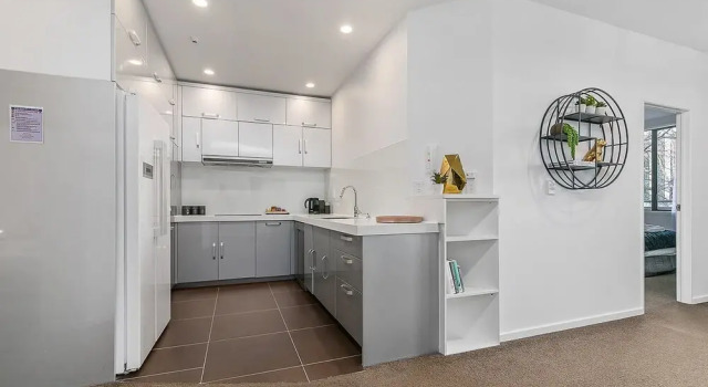 Zodiak Central 2 BR Apt Free Parking Gym