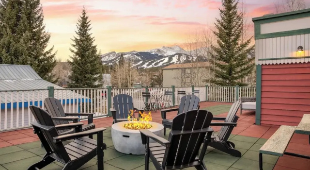 Коттедж Holly by Avantstay In the Heart of Breckenridge w/ Hot Tub, Game Room & Roof Top Patio Sleeps 24