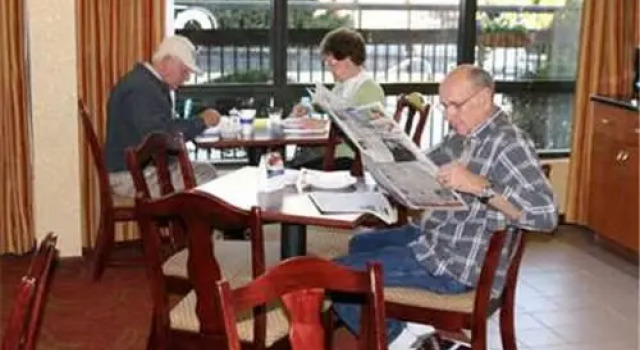 Hampton Inn Calhoun, Брондау Қонақ үй Калхун Джорджия