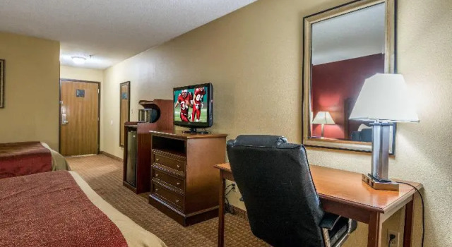 Четырёхместный номер Standard Red Roof Inn & Suites Little Rock