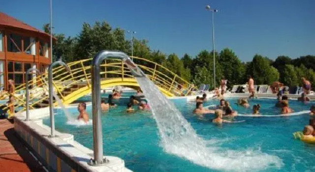 Sweet Apartman Zalakaros, Prenota Appartamento Hotel a Western Transdanubia con piscina, Piscina