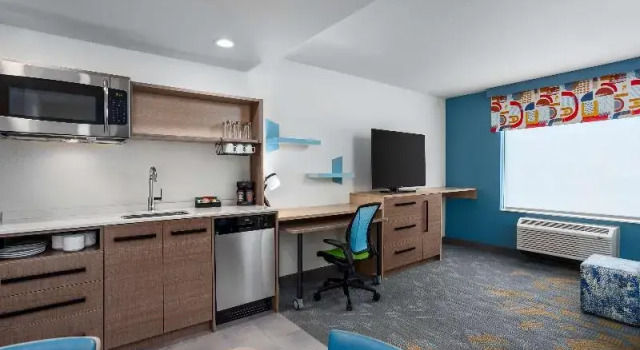Двухместный люкс c 1 комнатой Home2 Suites By Hilton Indianapolis North At Intech Park