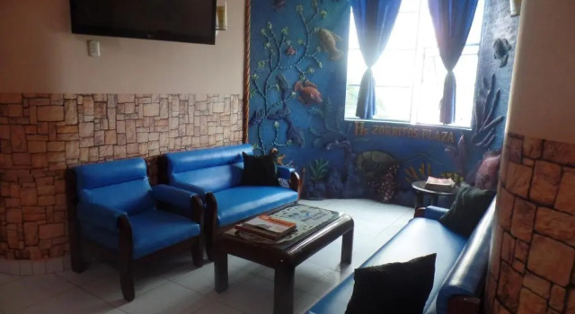 Hostal Zorritos Plaza Inn, Book Hotel 3-stjernede hoteller i Zorritos, 3*