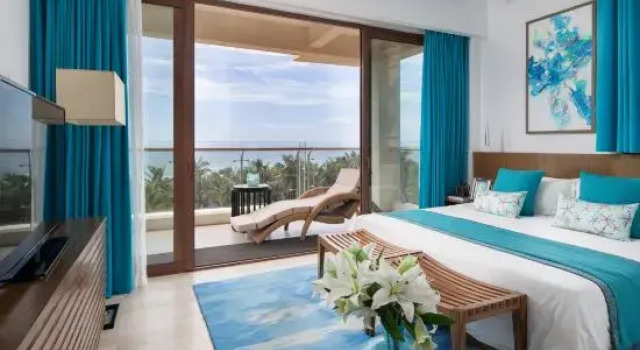 Семейный люкс с видом на море Aloha Oceanfront Suite Resort
