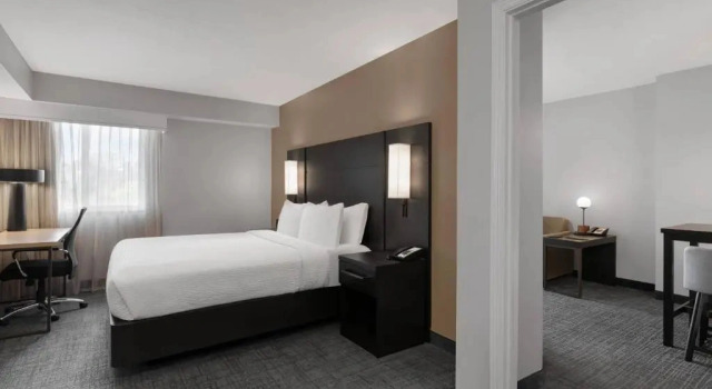 Люкс с 2 комнатами с балконом Residence Inn by Marriott Salt Lake City Downtown