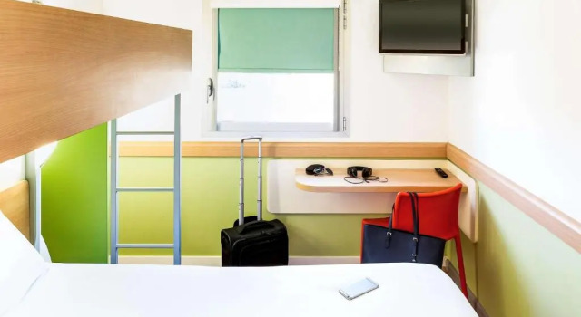Трёхместный номер Standard ibis budget Leicester