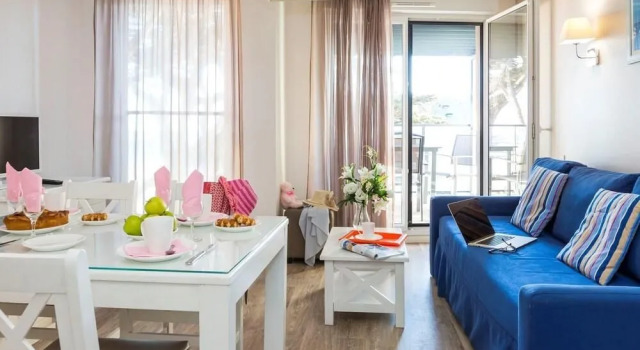 Apartment in La Baule With Sea View, Забронировать Апартаменты/квартира Отели Порнише с бассейном, Бассейн