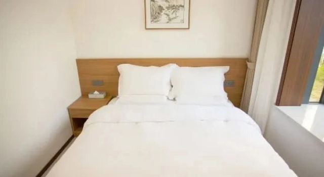 Полулюкс Yunjin Hotel