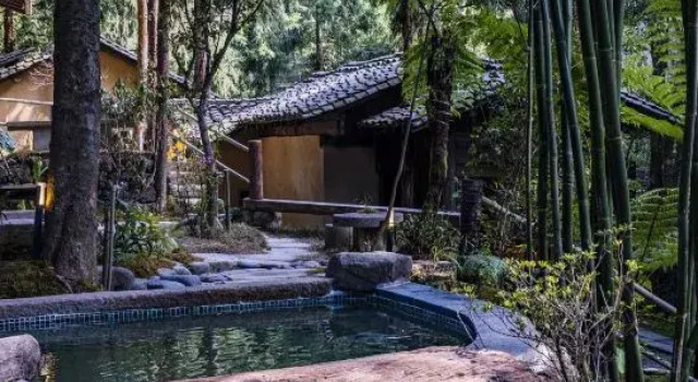 Budu Xishang Yeshe Shangu Wenquan Homestay (Tengchong Ma Yugu Wenquan Town), Buchen Sie Hotel Hotels in Yunnan mit Parkplatz, Parkplätze