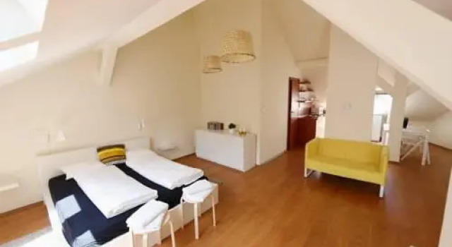 High Light Apartment, Забронировать Апартаменты/квартира Отели Будапешта с парковкой, рядом с Базар Королевского сада, Парковка