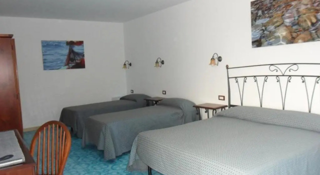 Четырёхместный номер Standard Hotel Punta Barone