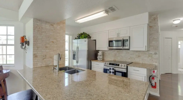 Апартаменты 8 Mi to Disney: Resort-style Condo w/ Pool Access