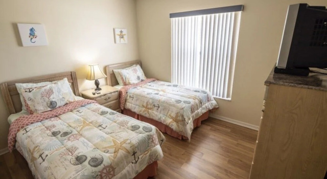Nice "private" Pool Area! 4 Bedroom Home by RedAwning, Book Hotel Hoteller i Four Corners med pool, Swimmingpool